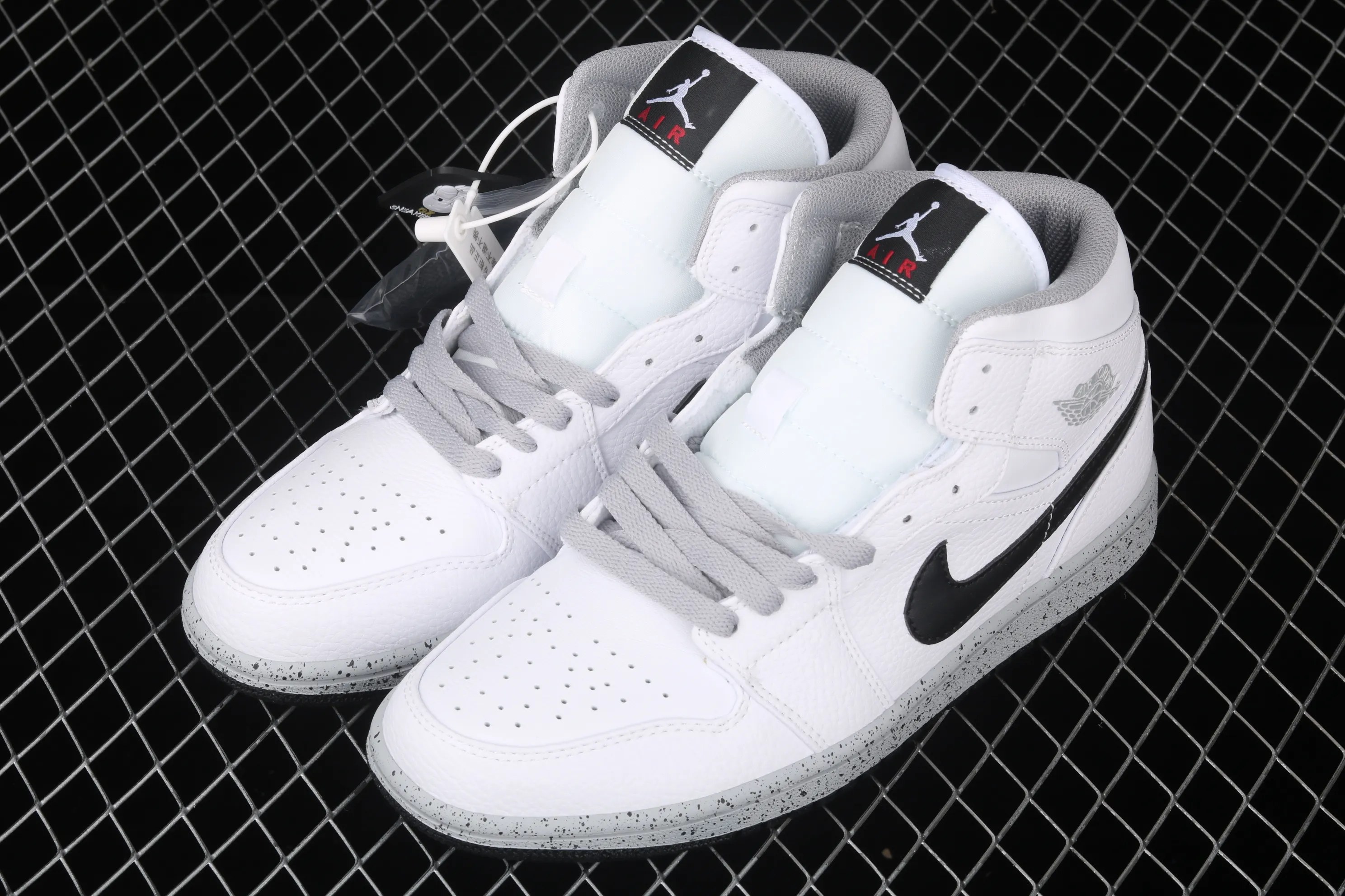 All categories Air Jordan Jordan series basketball shoes Air Jordan 1 Mid Air Jordan 1 Mid AJ1 Joe 1 splash gray China series basketball shoes 554725-115